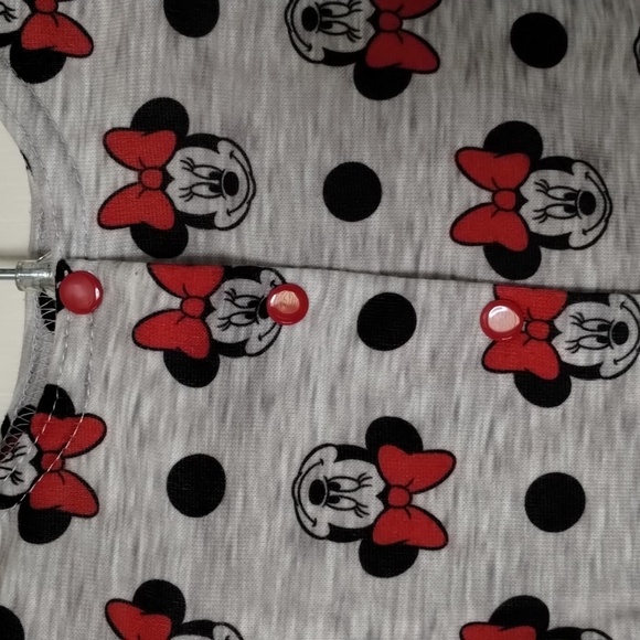 Disney baby Minnie Mouse printed snap down fleece top 6/9 months NWOT - Picture 2 of 6